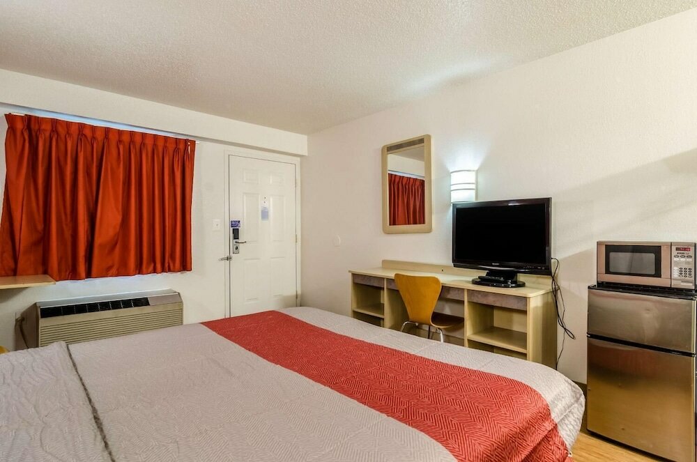 Фото Motel 6 Warren, Mi - Detroit East