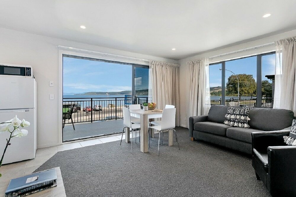 Фото Acacia Lakeview Motel