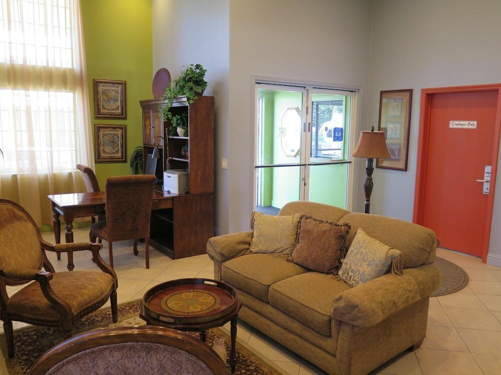 Фото Bonanza Inn & Suites