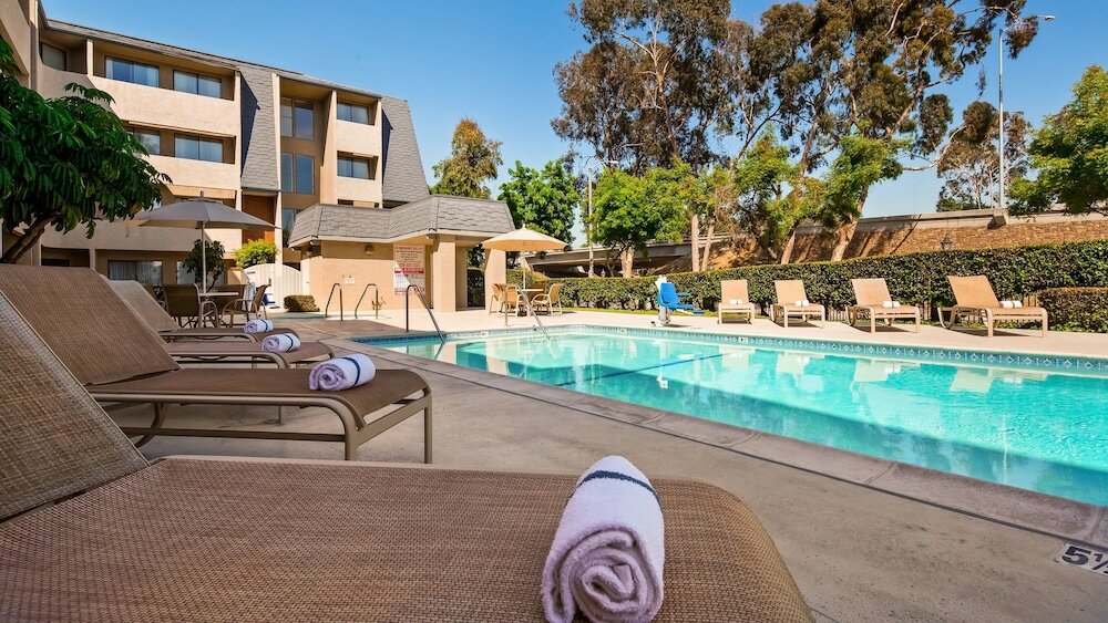 Фото Best Western Plus West Covina Inn