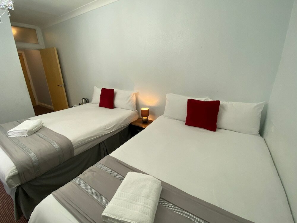 Фото Lancaster Court Hotel