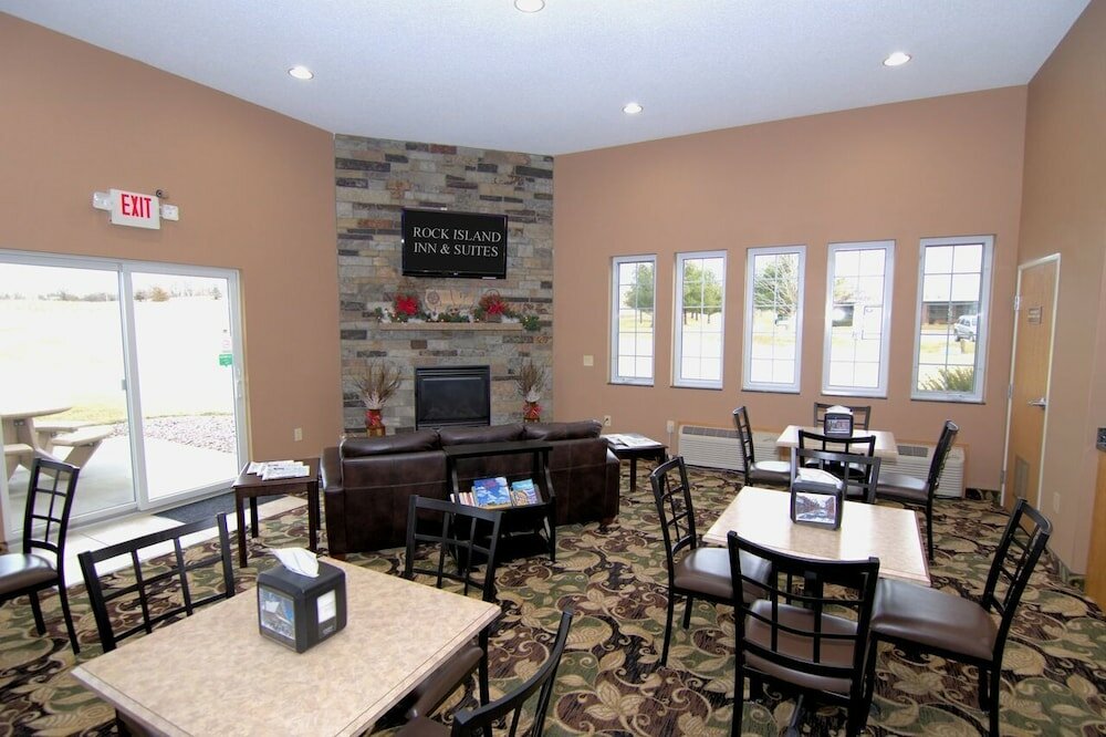 Фото Rock Island Inn & Suites
