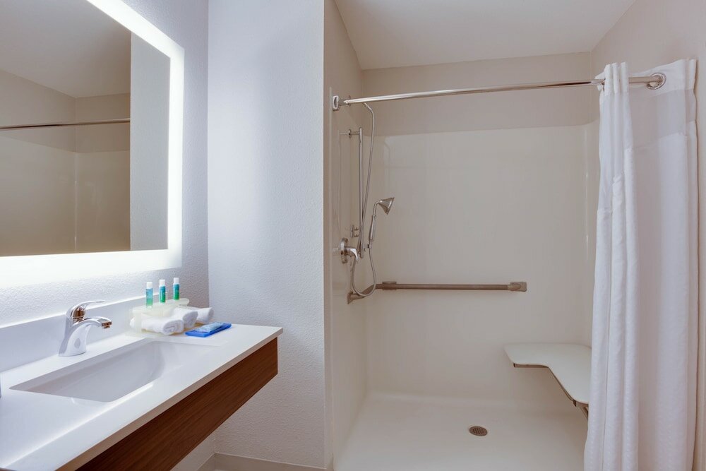 Фото Holiday Inn Express & Suites Orlando International Airport