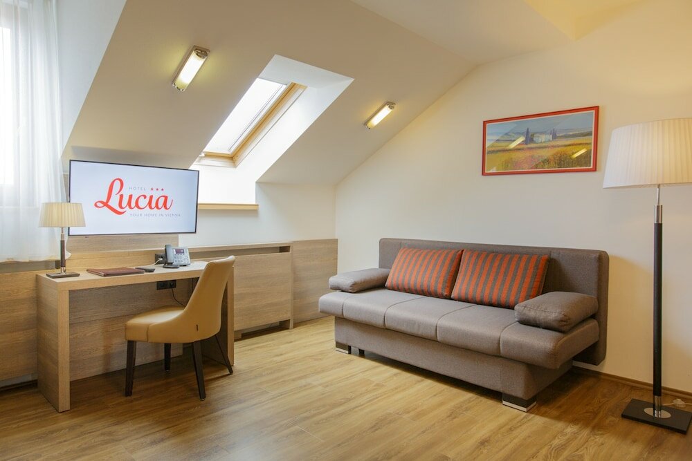 Фото Lucia Hotel