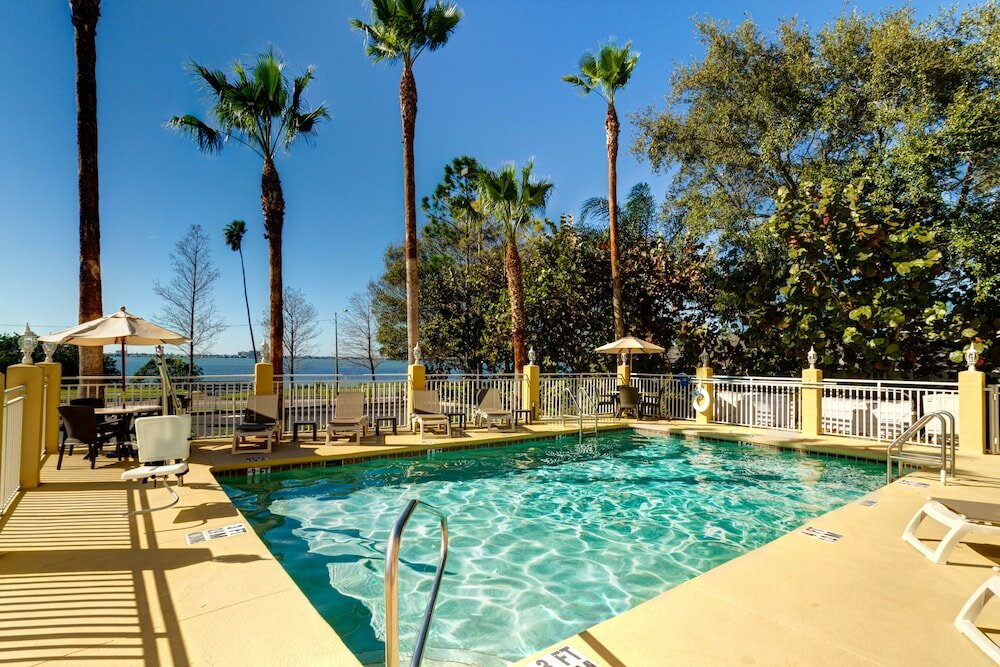 Фото Comfort Suites Clearwater - Dunedin