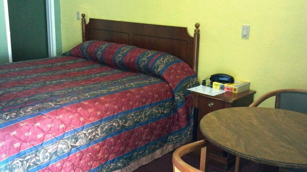Фото Travel Eagle Inn Motel