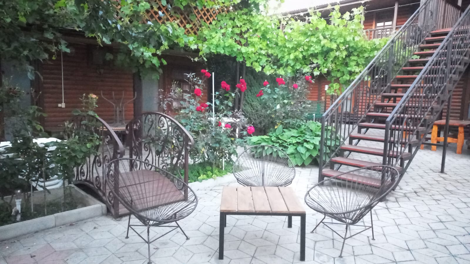 Фото отеля 2