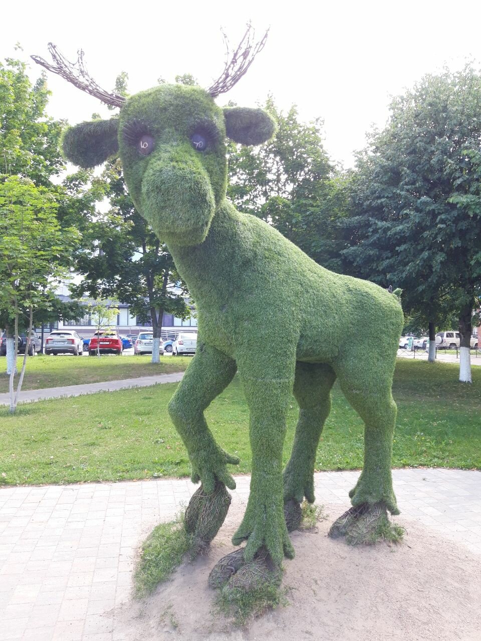 Порно видео: Ол темекі тартып, бәріне берді