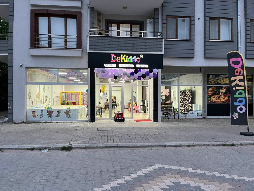 Cafe Dekiddo, Arifiye, photo