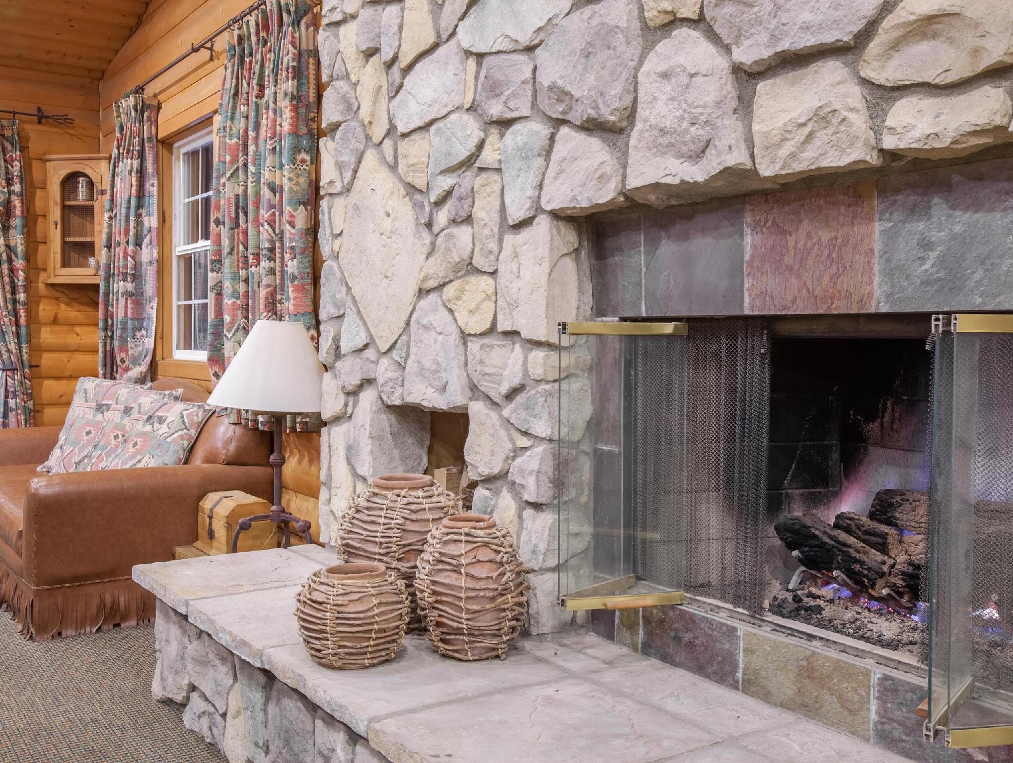 Фото Days Inn by Wyndham Lebec