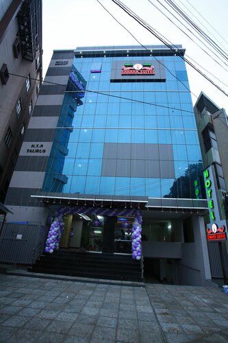 Гостиница Hotel Sahara Suites в Бангалоре