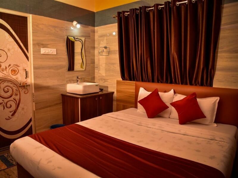 Фото Sree Varada International