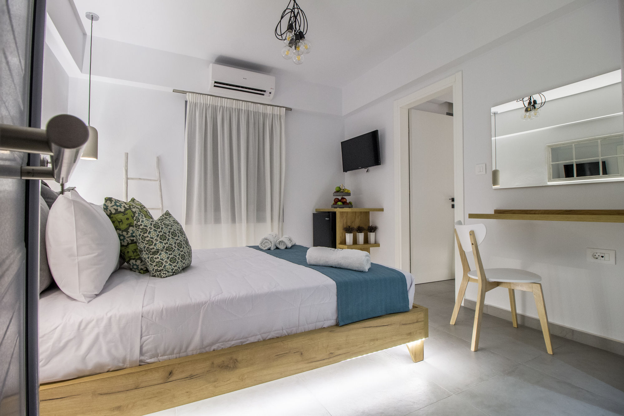 Фото Margaret of Naxos