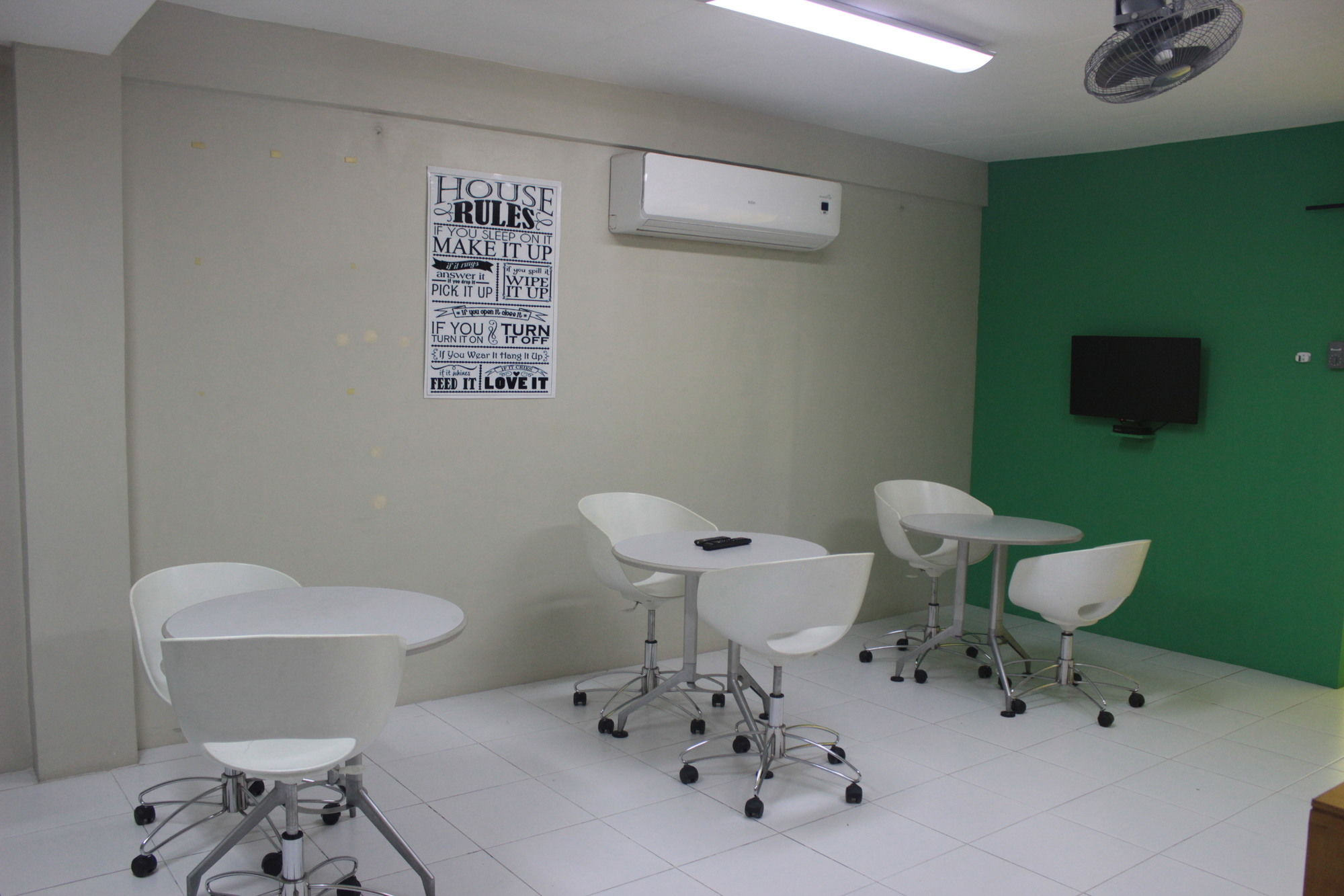 Фото Bgc Hostel And Dorm - Qc