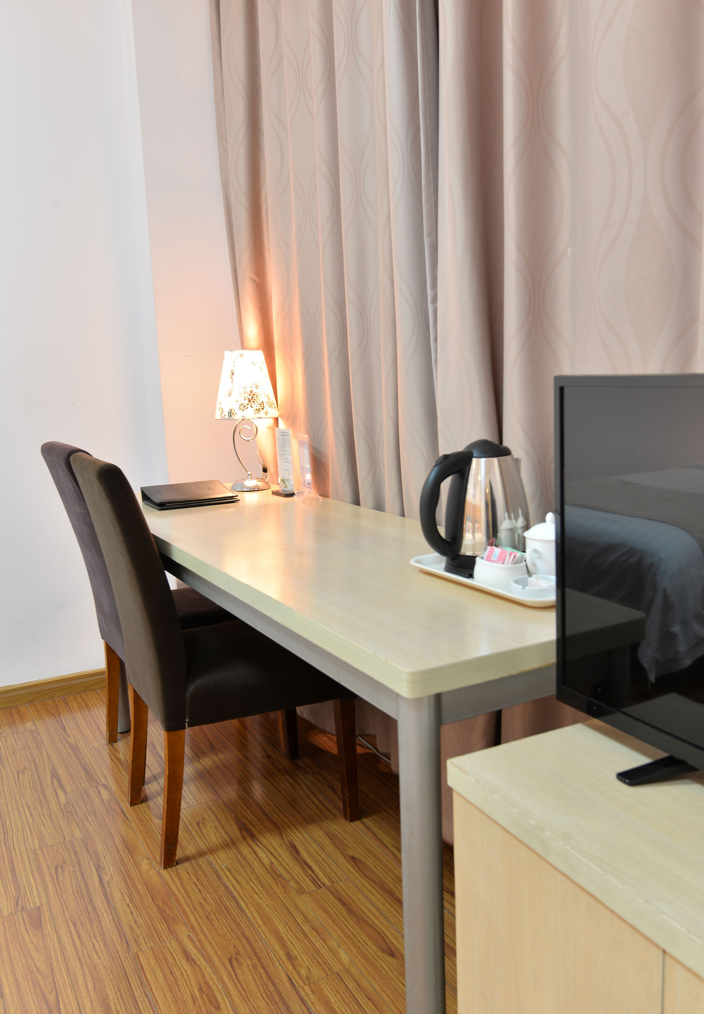 Фото Shanghai Joyful Yard Hotel