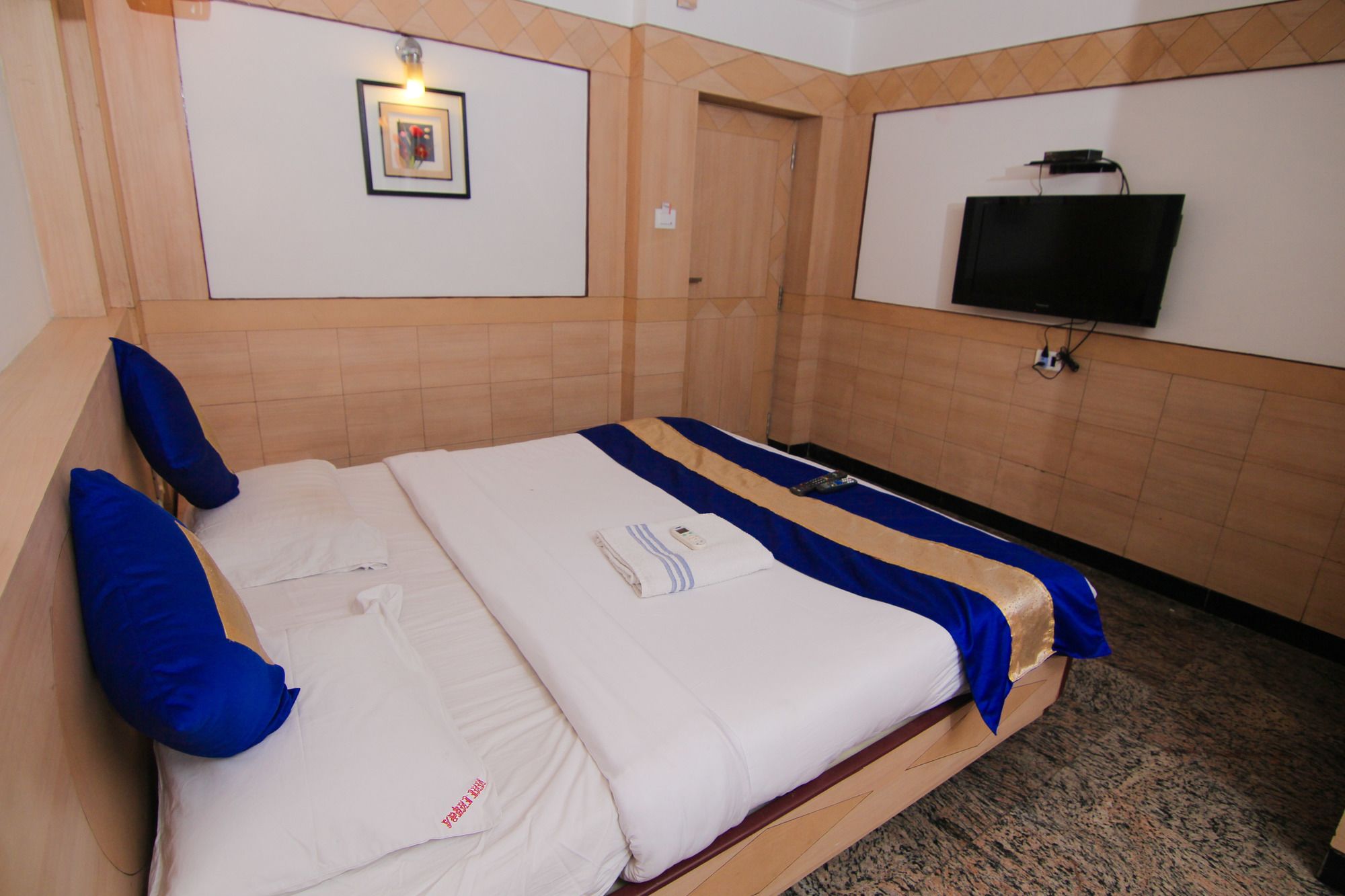 Фото Maple Tree Hotels