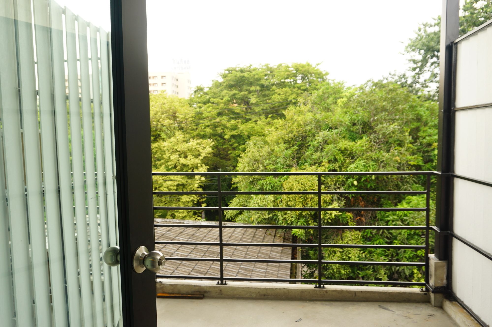 Фото Feel Good Bangkok Hostel