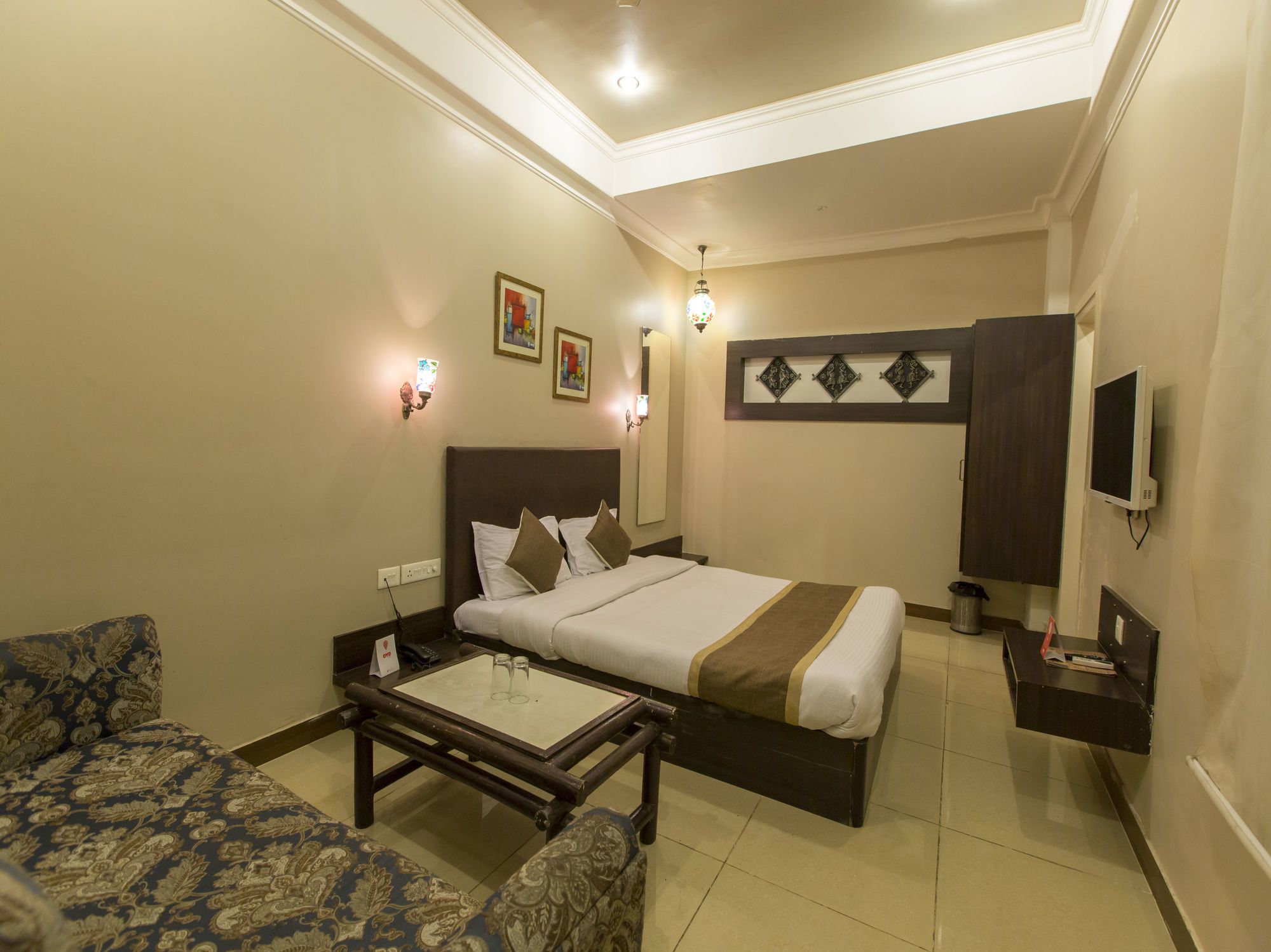 Фото Oyo 364 Hotel Dev Villas