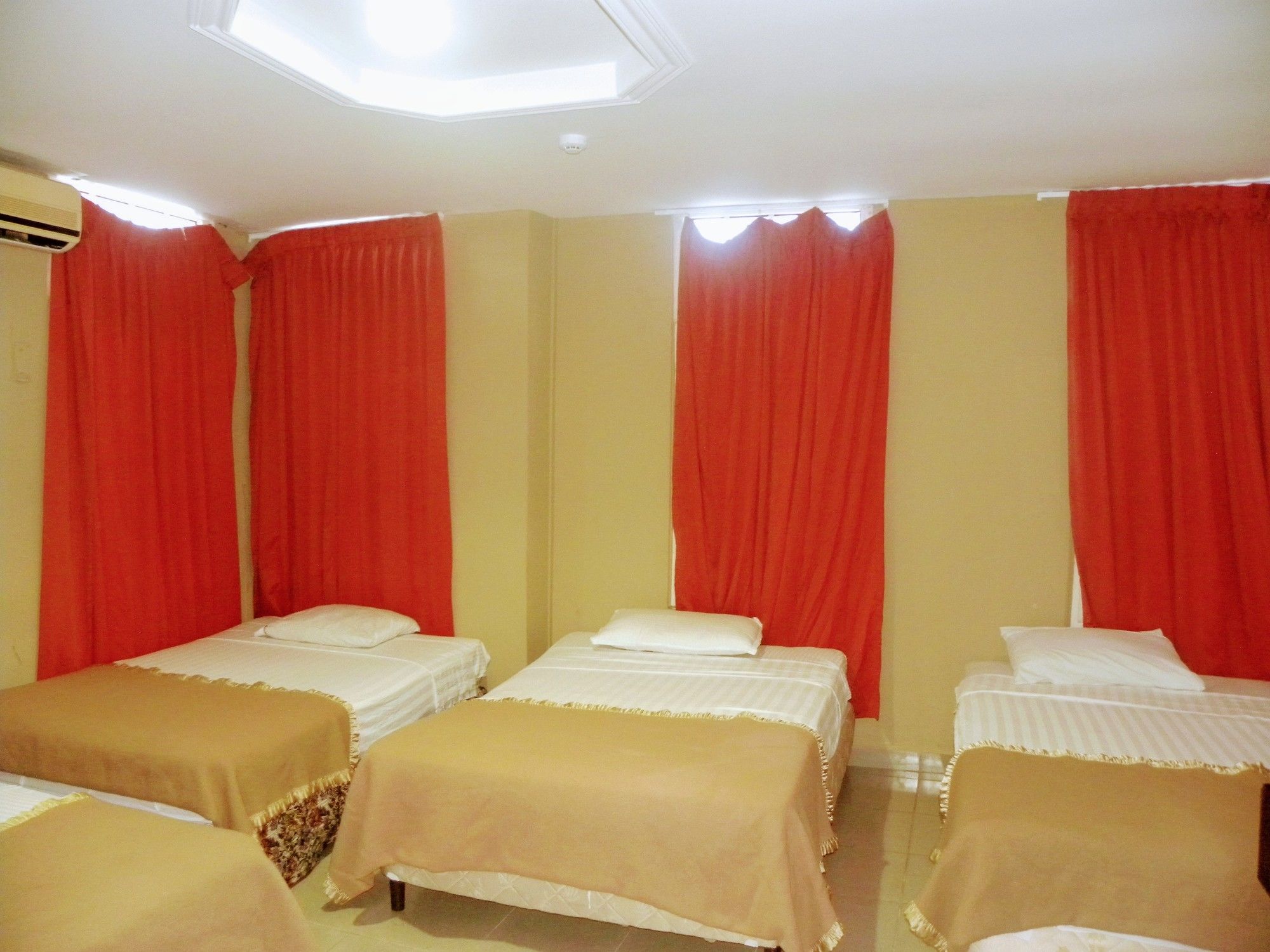 Фото Hotel Meryland