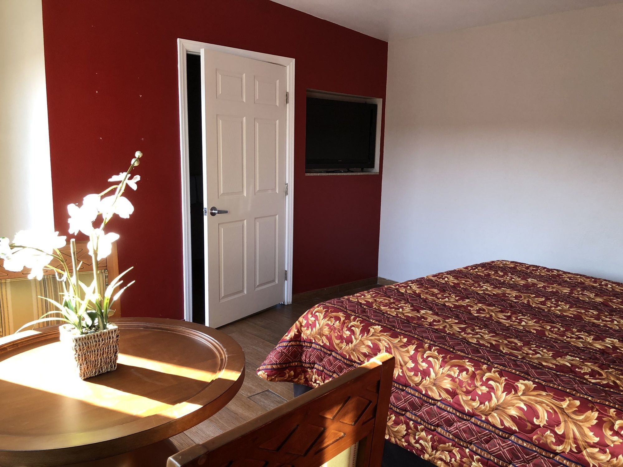 Фото The Fly Inn