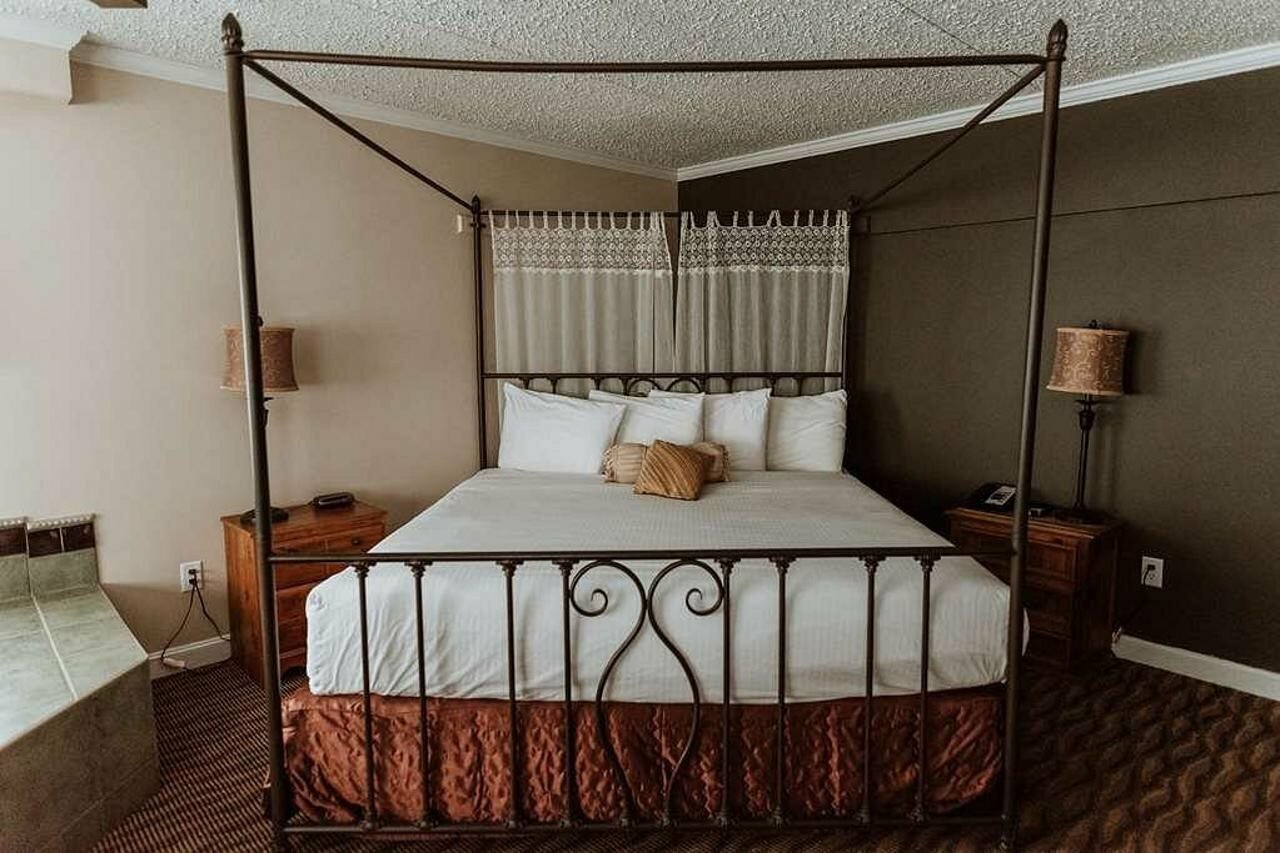 Фото Nisku Inn And Conference Centre