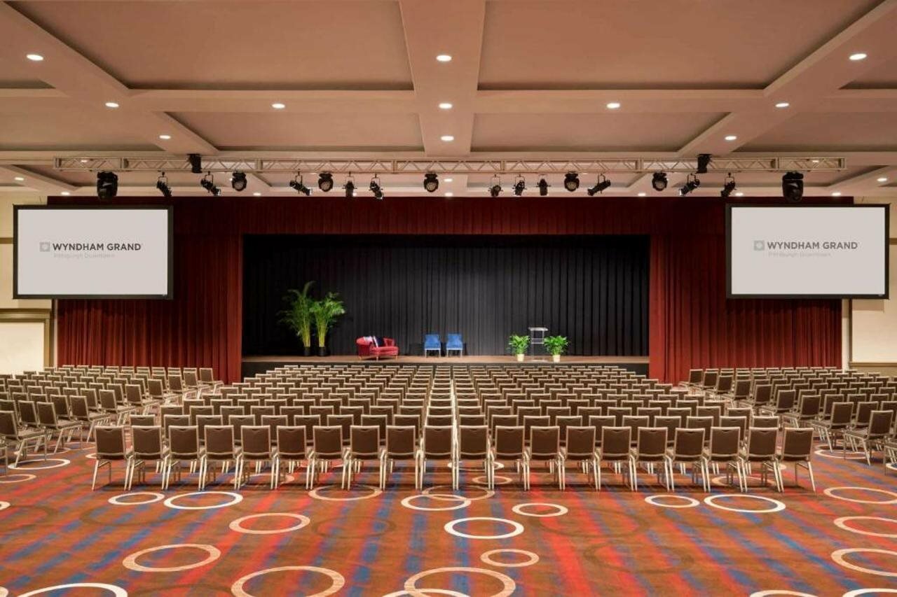 Фото Wyndham Grand Pittsburgh Downtown