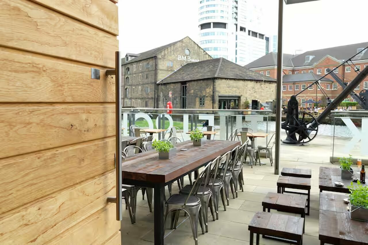 Фото DoubleTree by Hilton Hotel Leeds City Centre