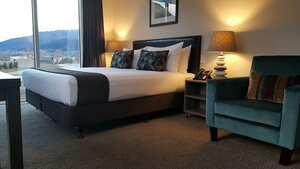 Гостиница Ramada Hotel & Suites Queenstown Remarkables Park