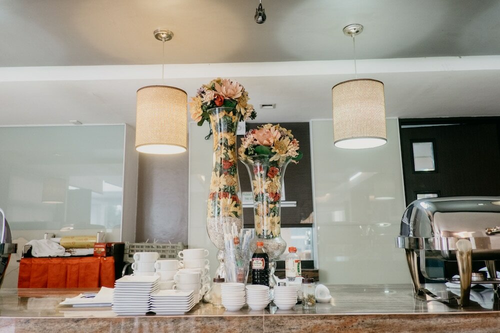 Фото East Asia Royale Hotel