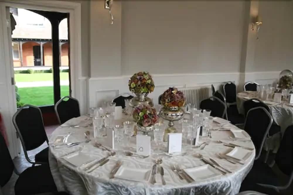 Фото The Pillar Hotel