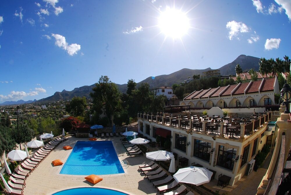 Фото отеля 1