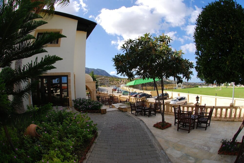 Фото Bellapais Monastery Village