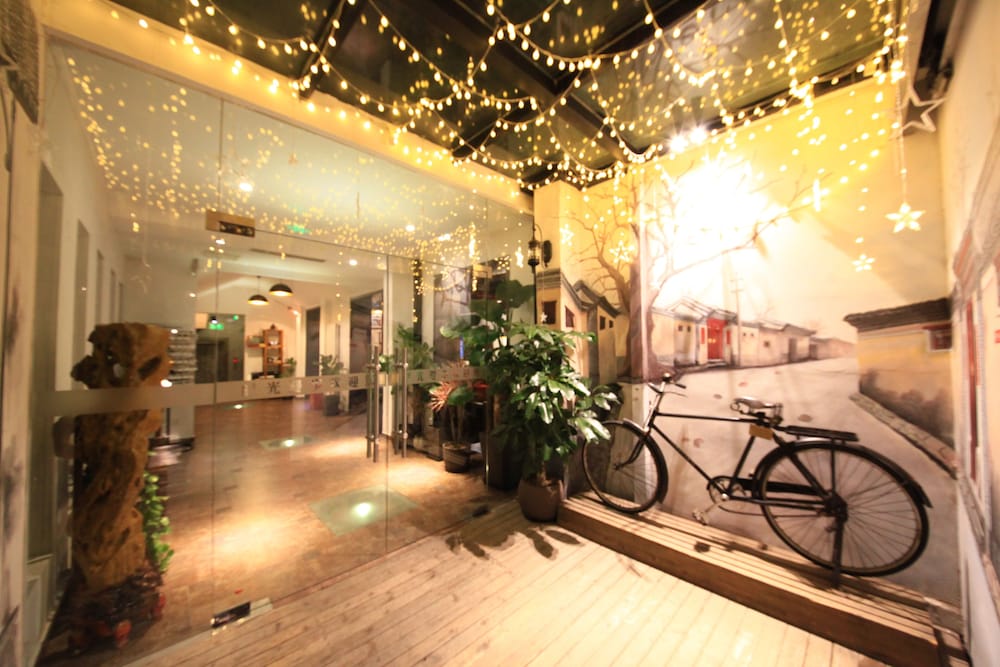 Фото Nostalgia Hotel Beijing Yonghe Lama Temple