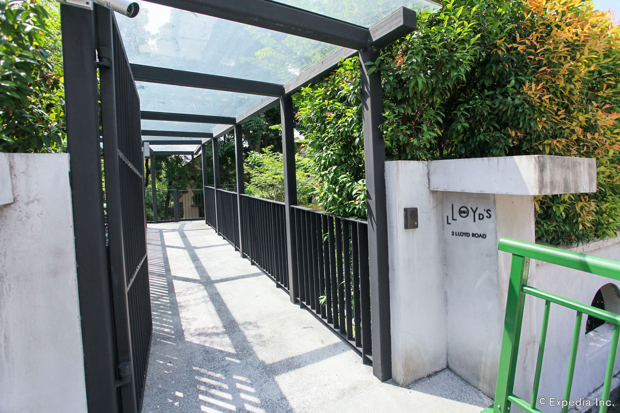 Фото Lloyd's Inn