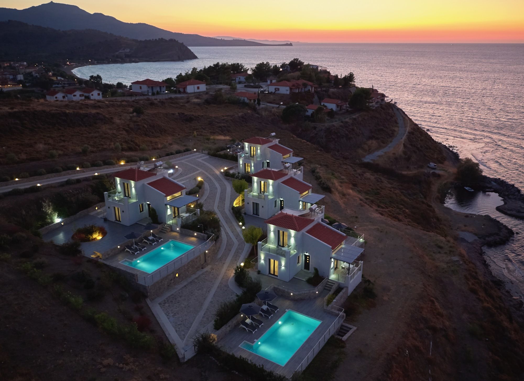 Фото Eleia Seafront Rooms & Villas