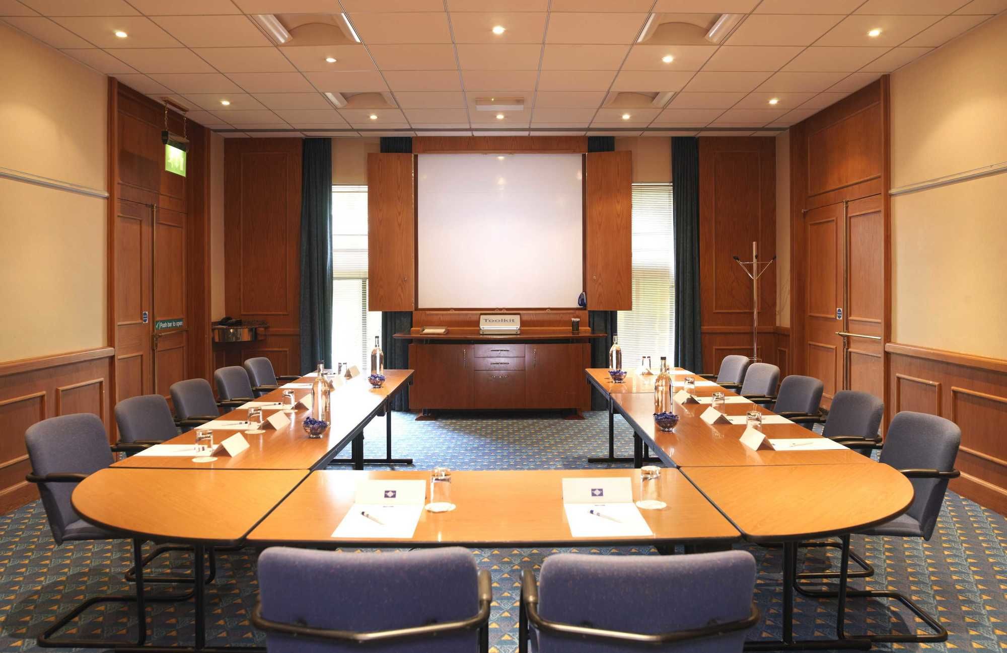 Фото Best Western Plus Moat House Reading