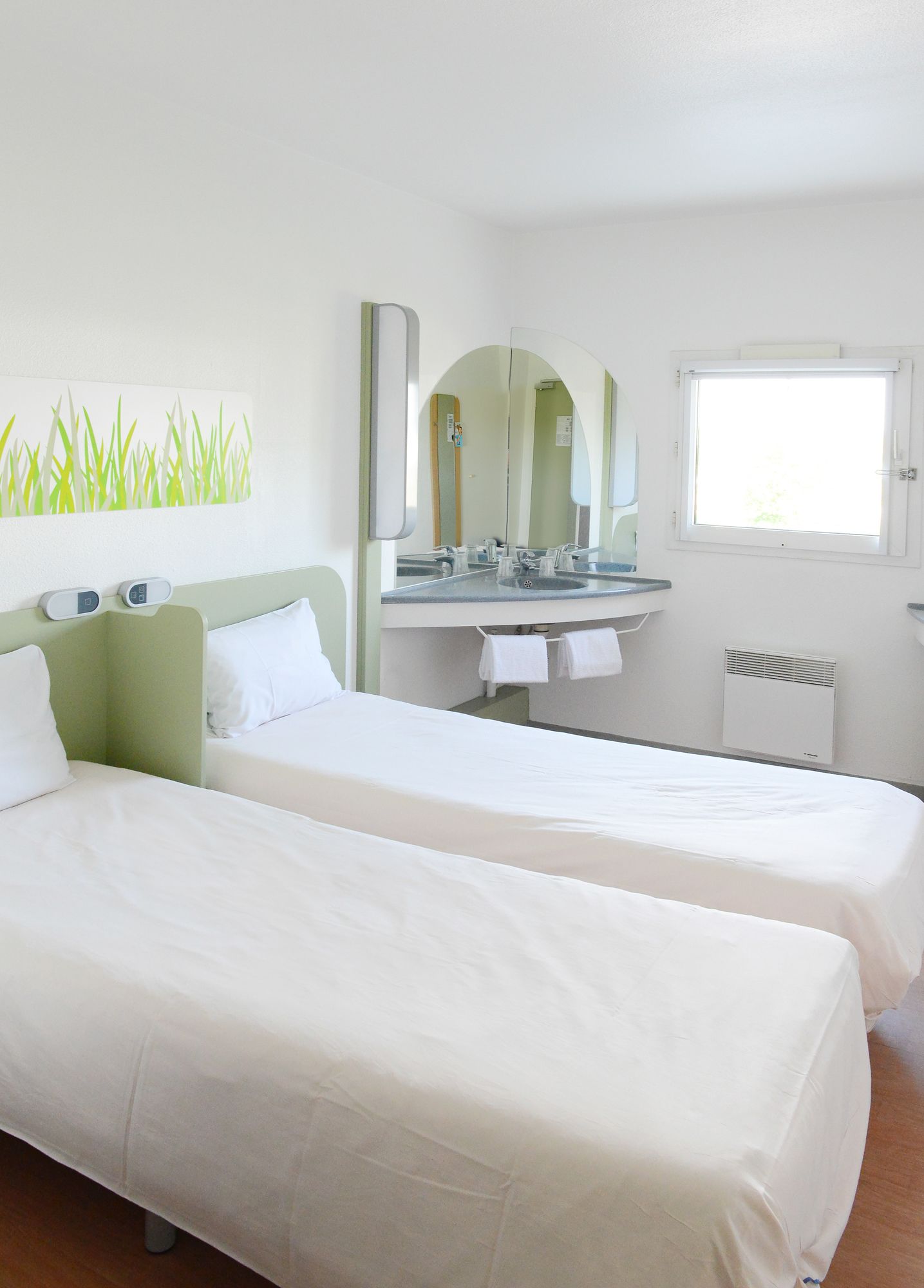 Фото Ibis budget Rouen Sud Zenith