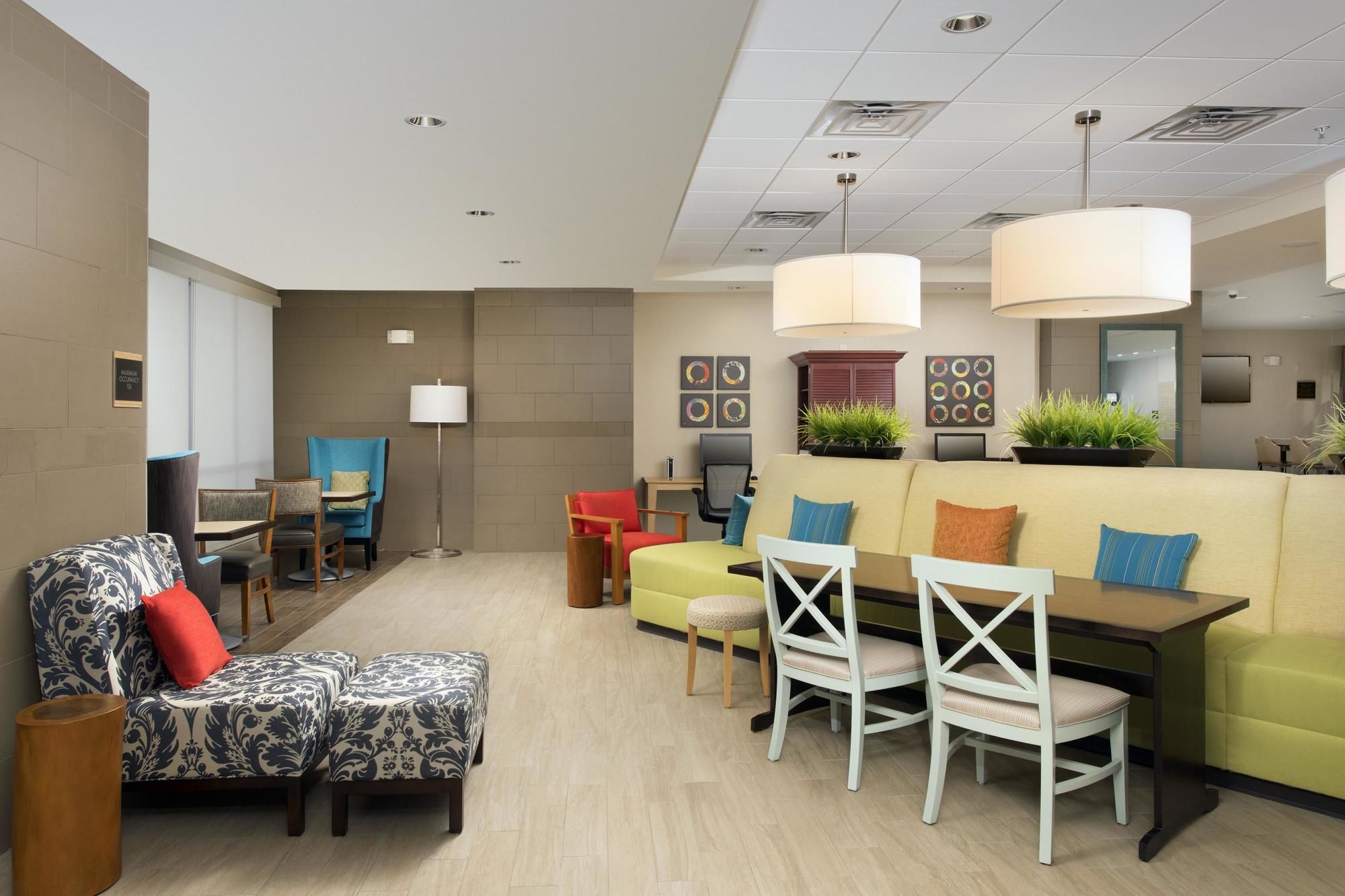 Фото Home2 Suites by Hilton Denver International Airport