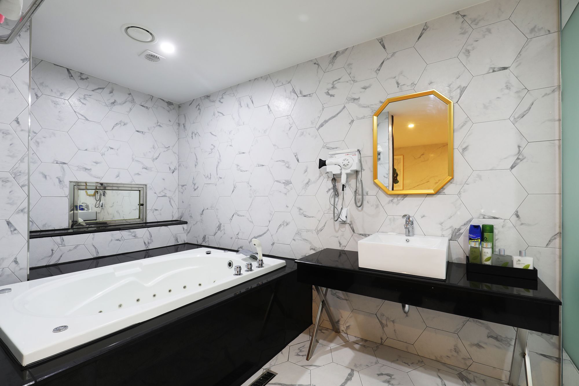 Фото SM Boutique Hotel