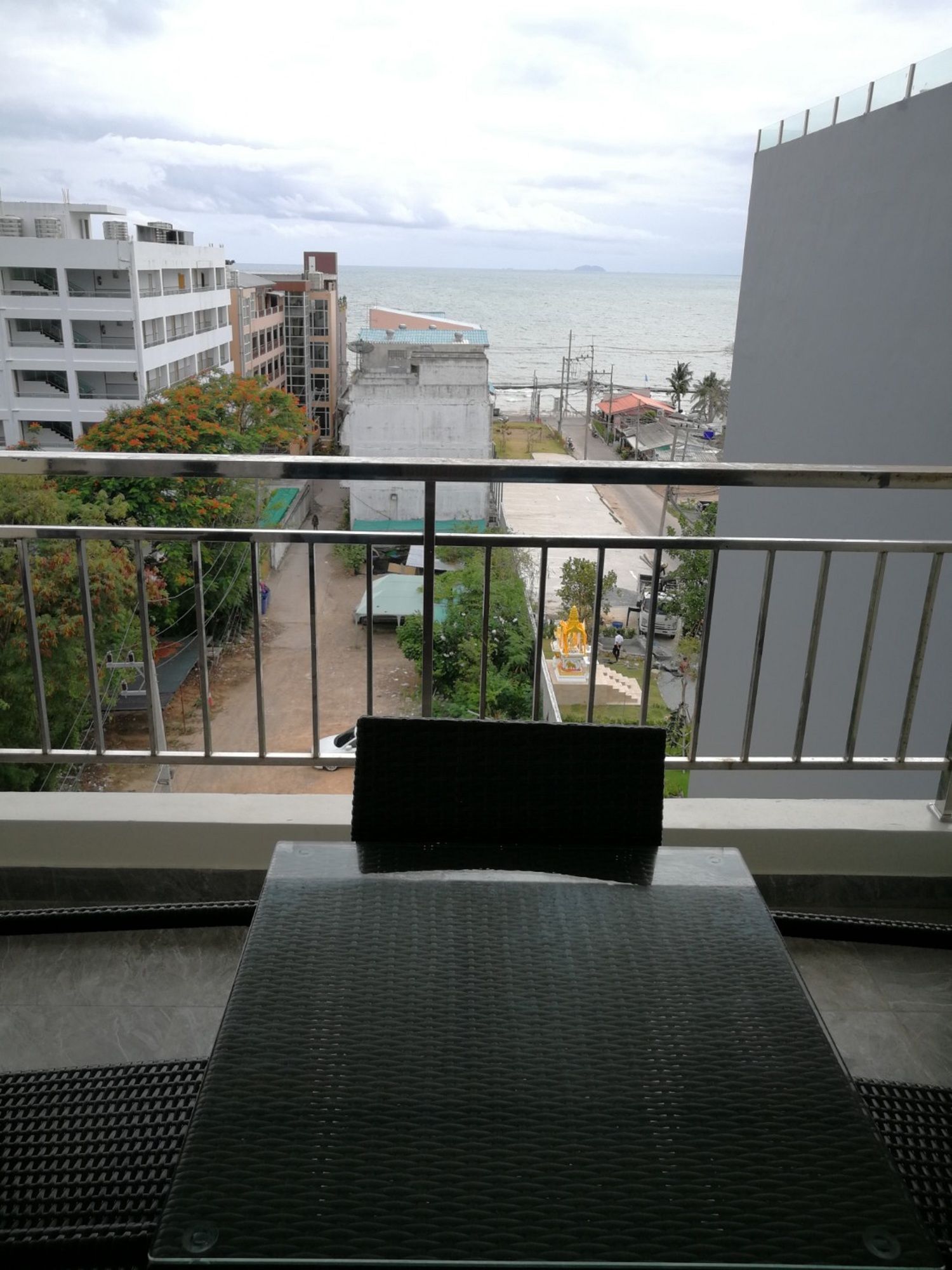 Фото Golden Jomtien Beach Hotel