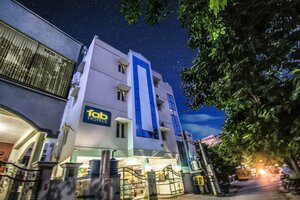 отель Fabhotel Aditya Yatri Nivas