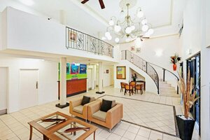 Гостиница Cairns Queens Court