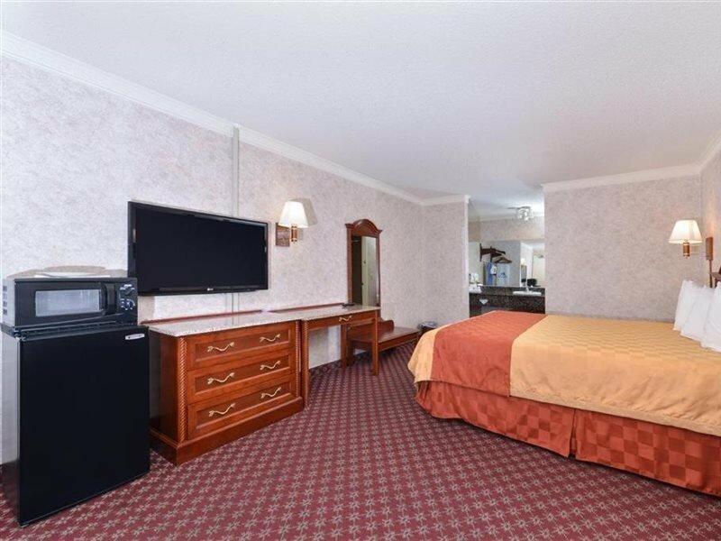 Фото Americas Best Value Inn & Suites Fontana