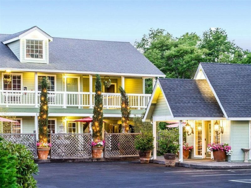 Фото Baechtel Creek Inn, Ascend Hotel Collection