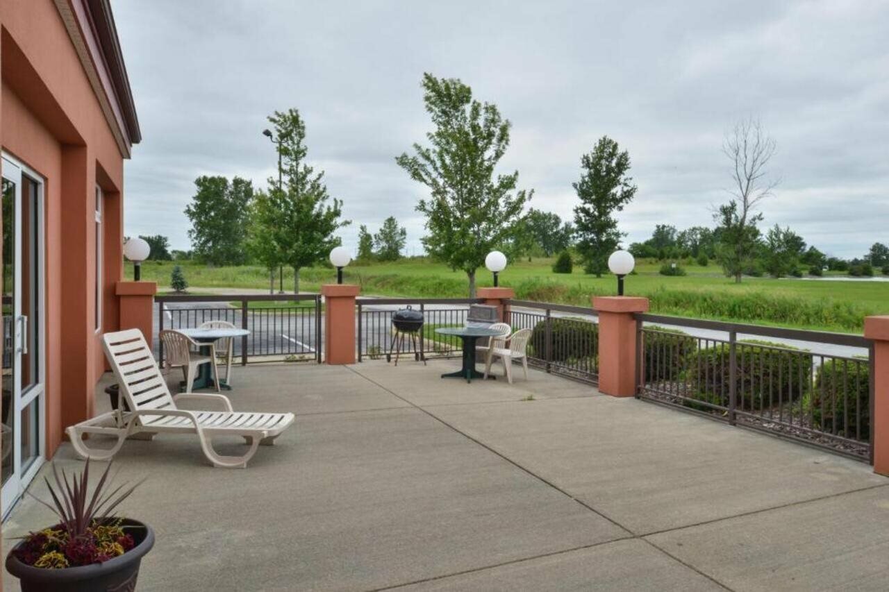 Фото Red Roof Inn Clyde