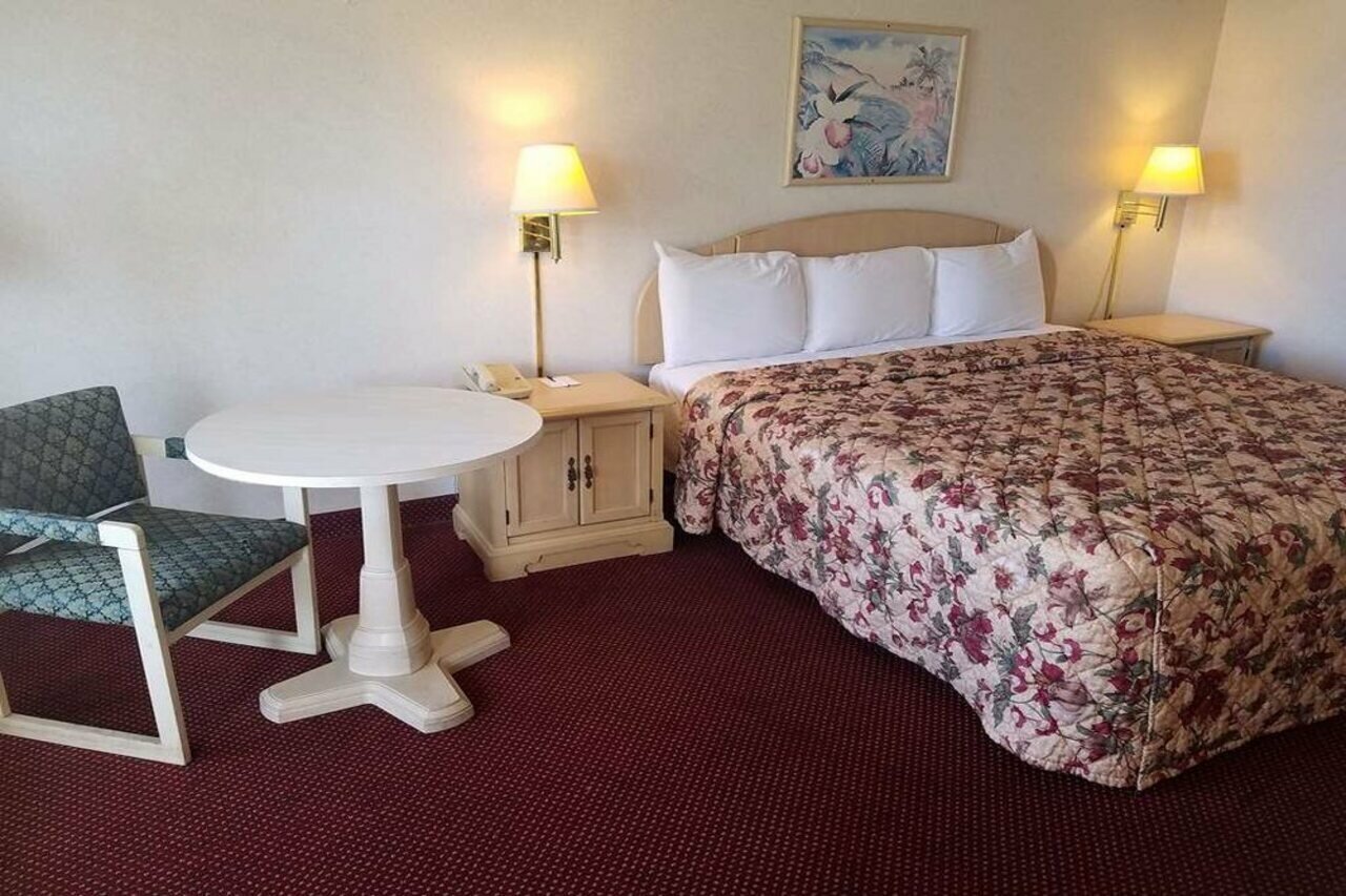 Фото Quality Inn Saint Petersburg North-Tampa Bay