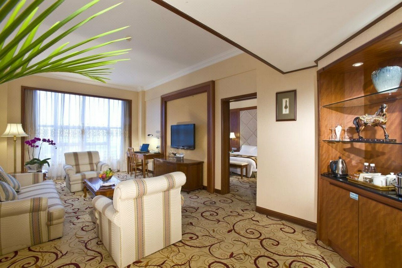 Фото Dongguan Gladden Hotel