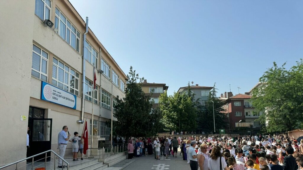 Escuela primaria Kurtulus Sehit Colonel Senturk Aydinyer Primary School, , foto