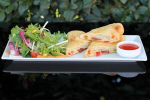 Bist Cafe & Restaurant (Istanbul, Maltepe, Yali Neighborhood, Rihtim Avenue, 62A) ، مقهى
