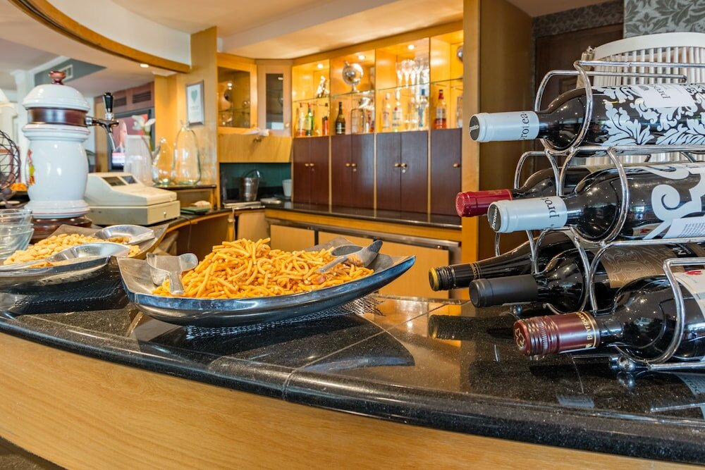 Фото City Lodge Hotel GrandWest